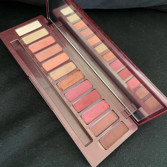 makeup eyeshadows - Picture 2 of 2